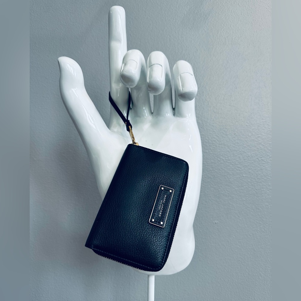Marc Jacobs Black Leather Wristlet